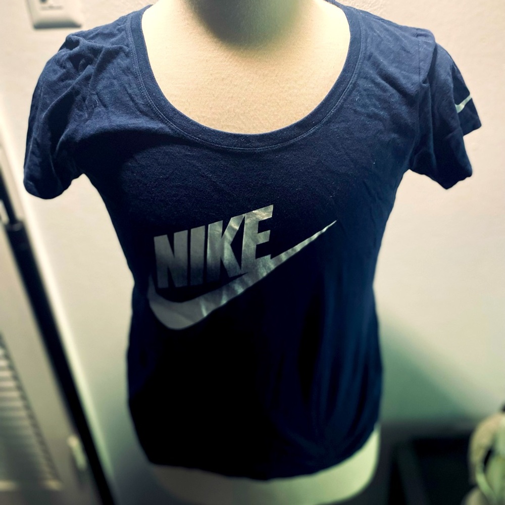 Nike Woman’s Tee Size M